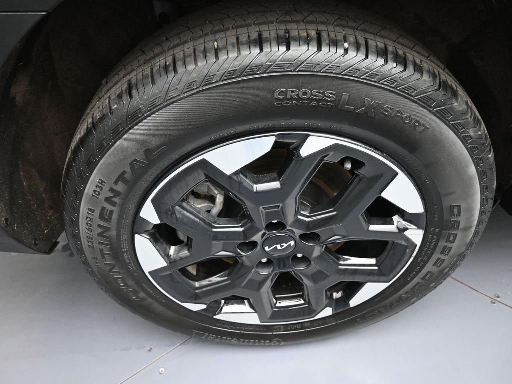 Certified 2024 Kia Sorento S image 12