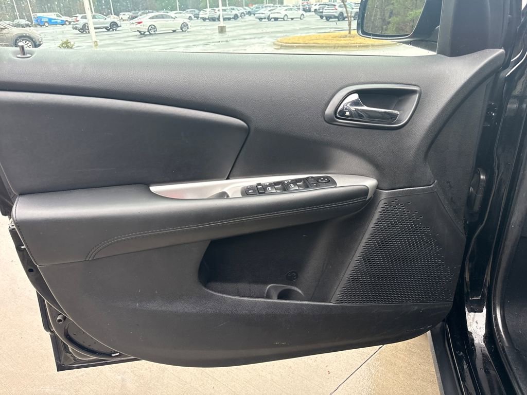 Used 2019 Dodge Journey SE w/ Blacktop Package image 14