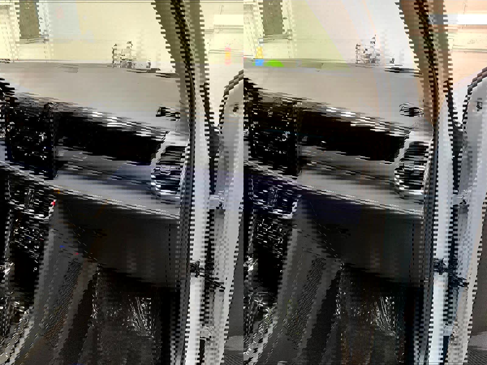 New 2026 Volkswagen Taos SEL image 28