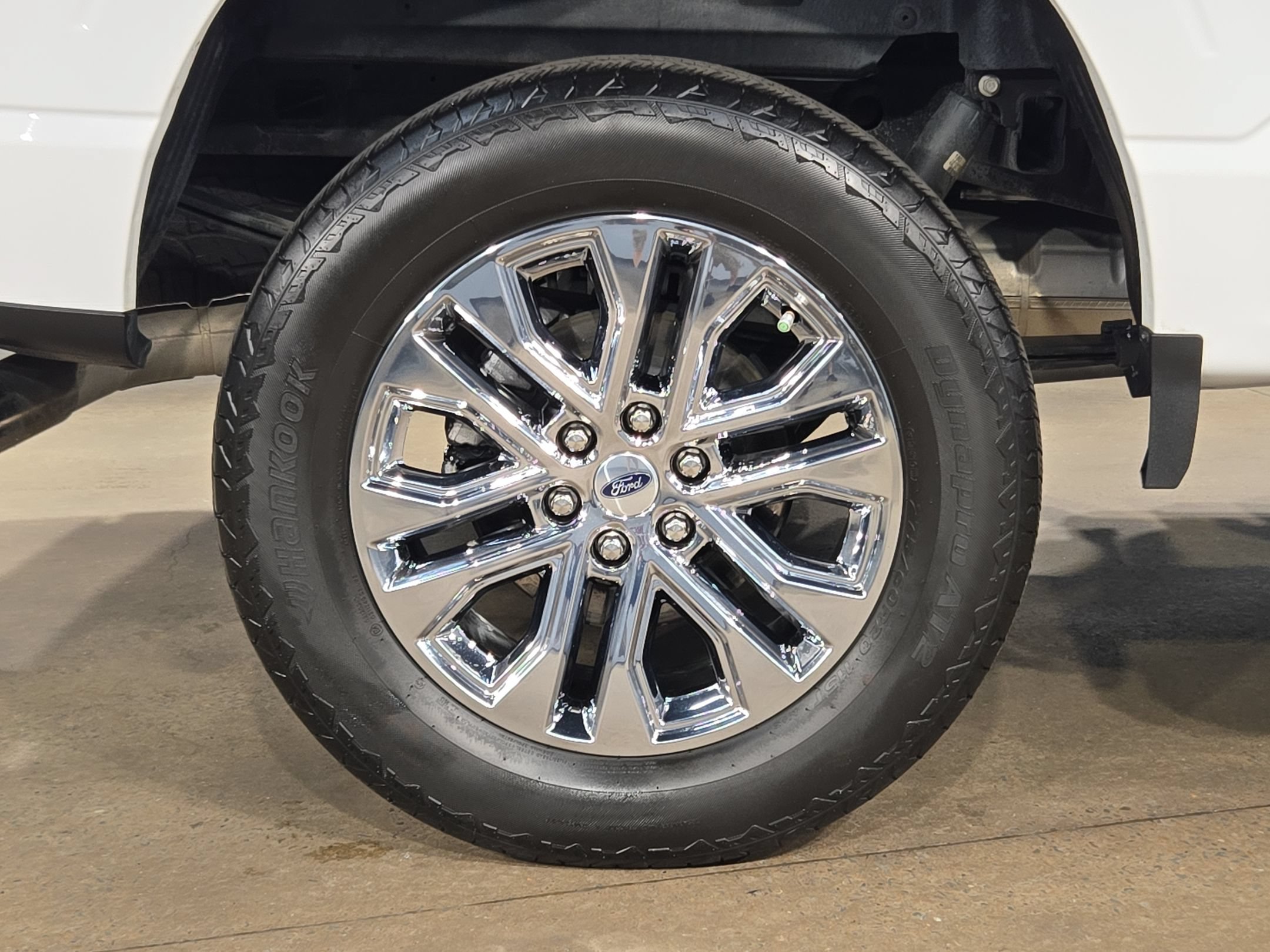 Used 2025 Ford F150 Lariat w/ Equipment Group 501A Mid AWD/4WD image 17
