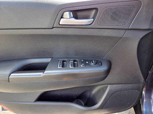 Used 2017 Kia Sportage LX FWD image 17