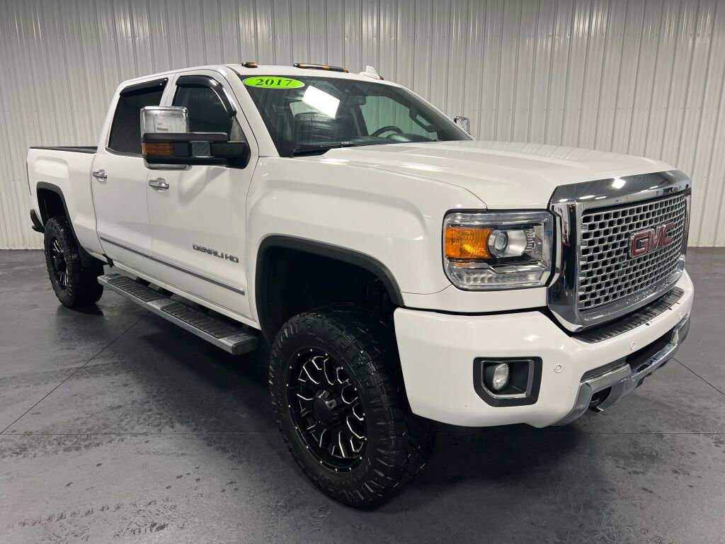 Used 2017 GMC Sierra 3500 Denali w/ Suspension Package, Off-Road image 21