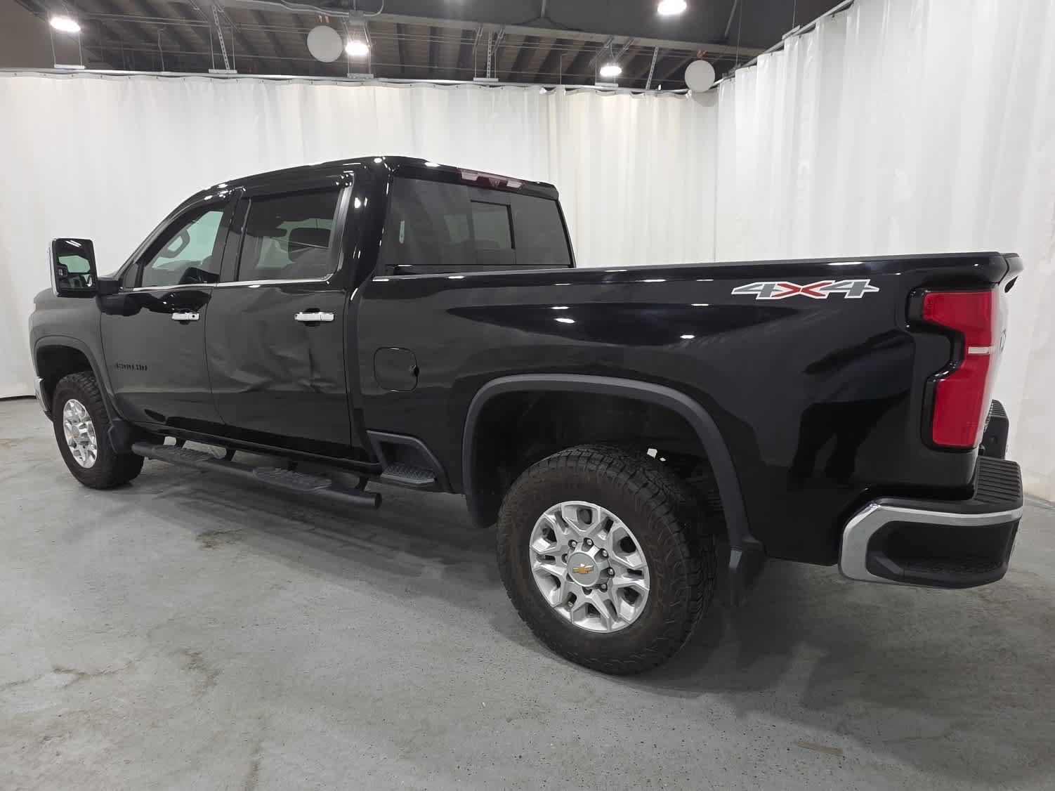 Certified 2024 Chevrolet Silverado 3500 LTZ w/ LTZ Premium Package AWD/4WD image 3