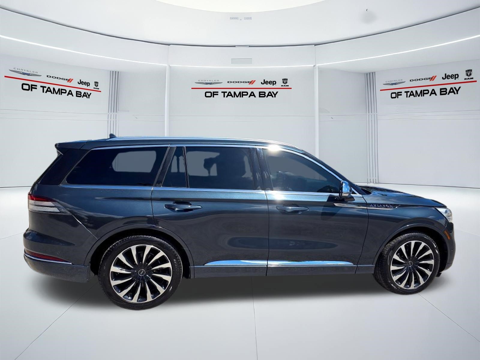 Used 2020 Lincoln Aviator Black Label Grand Touring w/ Class IV Trailer Tow Package AWD/4WD image 7