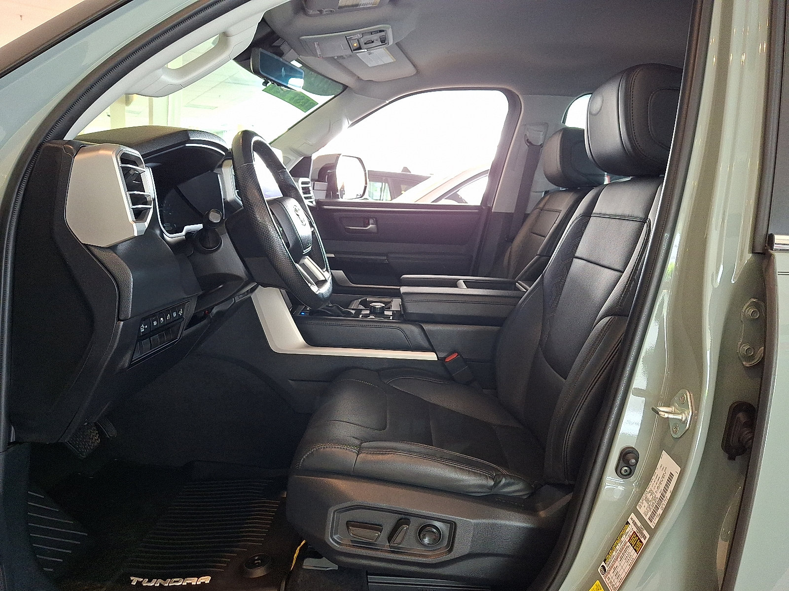 Used 2024 Toyota Tundra Limited AWD/4WD image 12