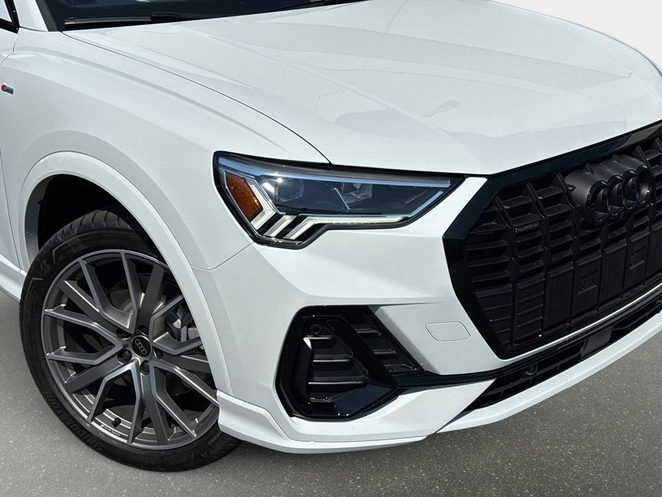 Certified 2025 Audi Q3 2.0T Premium Plus w/ Premium Plus Package AWD/4WD image 22