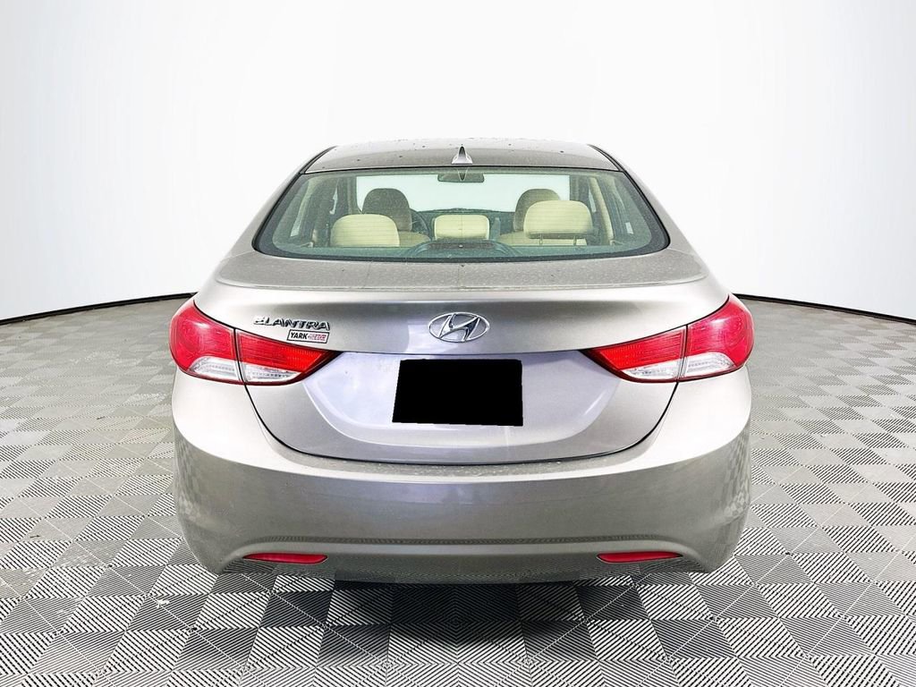 Used 2013 Hyundai Elantra GLS image 9