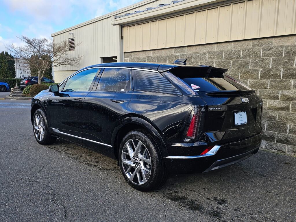 New 2026 Cadillac Optiq Luxury 1 image 4