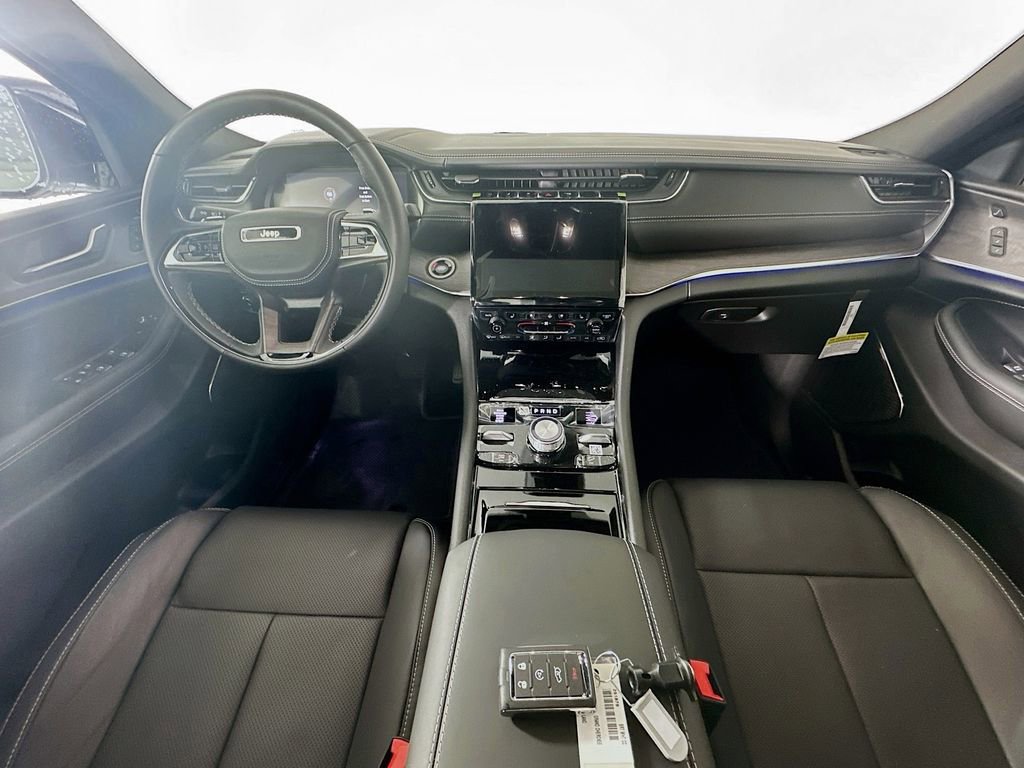 New 2025 Jeep Grand Cherokee Overland w/ Adv Protech Group III image 9