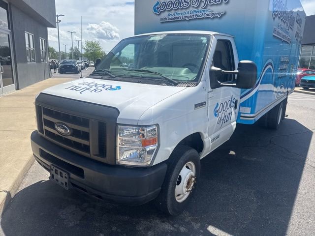 Used 2019 Ford E-350 and Econoline 350 Super Duty w/ Power Windows & Locks Group RWD image 2