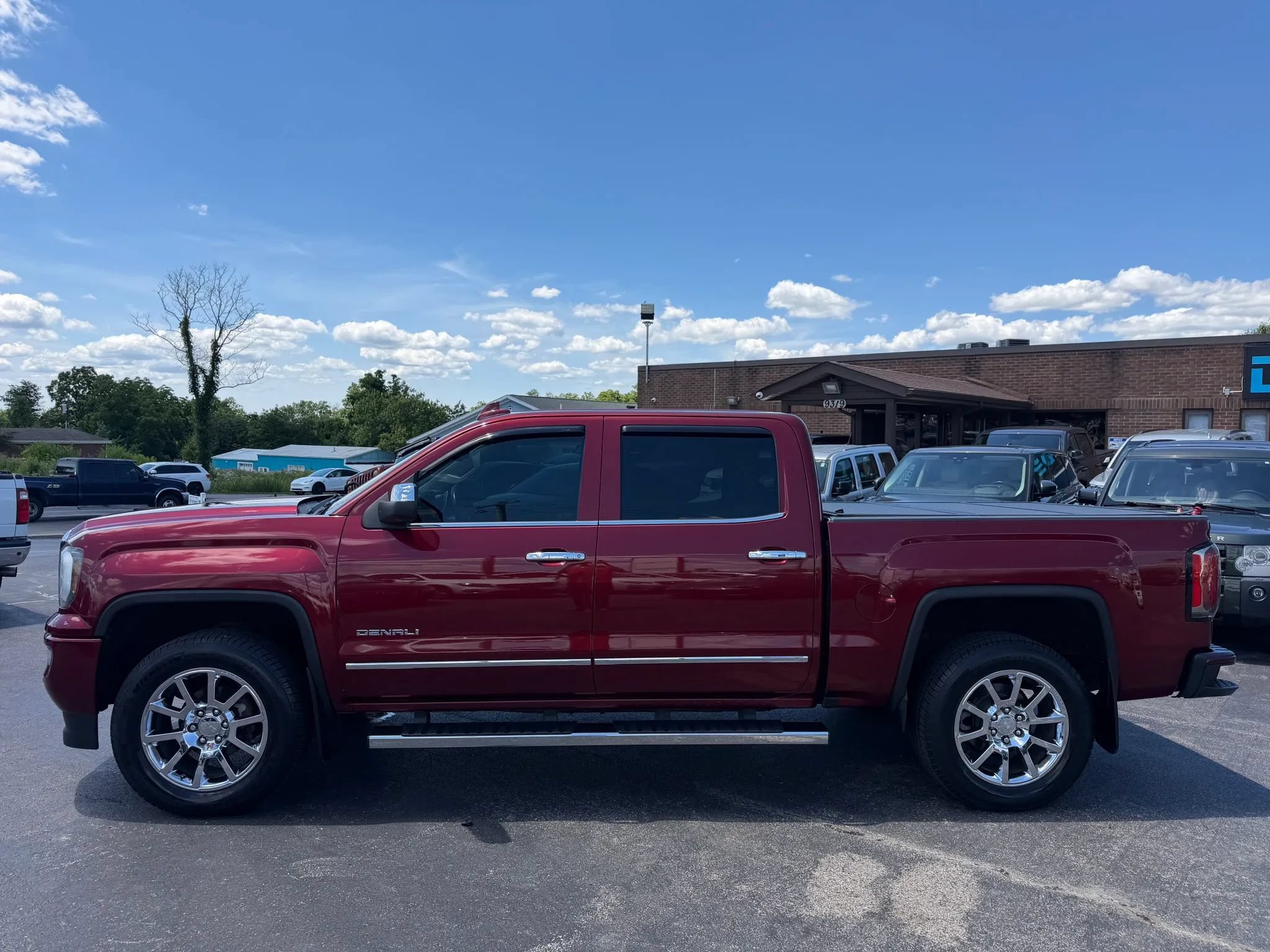 Used 2016 GMC Sierra 1500 Denali w/ Enhanced Driver Alert Package AWD/4WD image 6