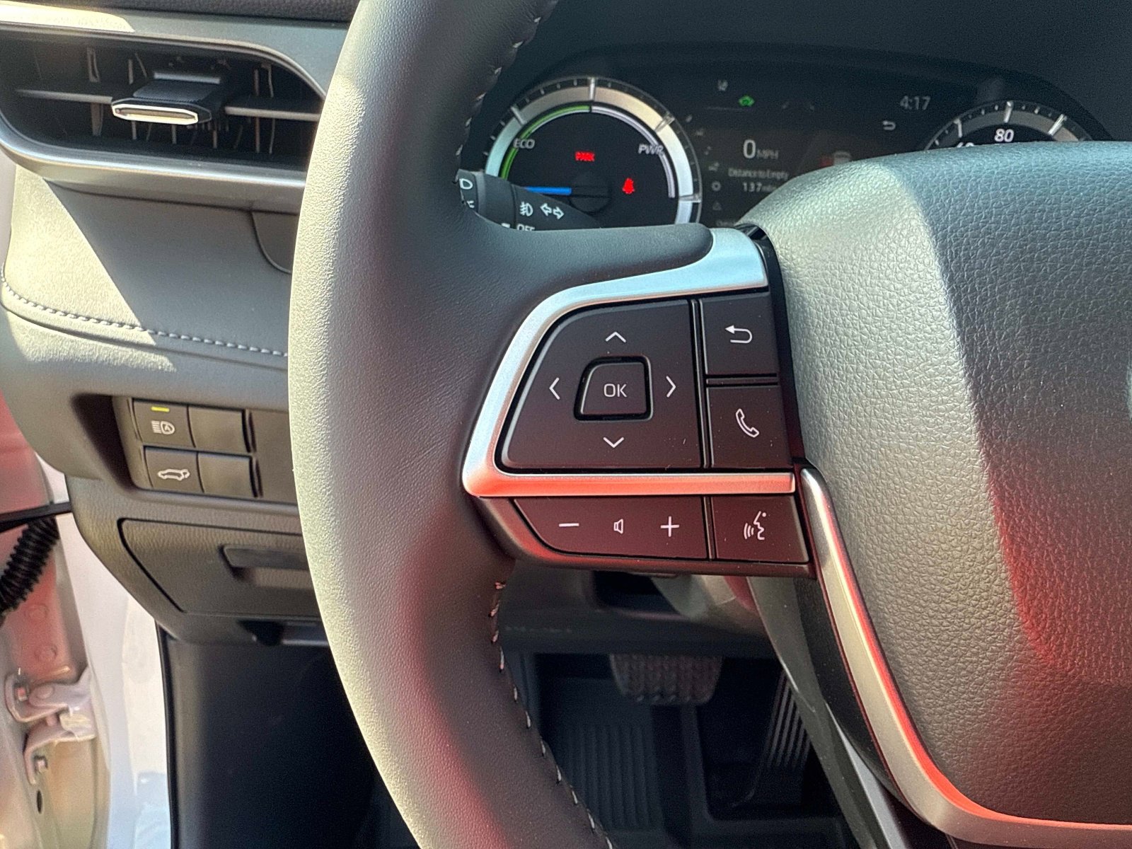 New 2026 Toyota Highlander XLE image 27