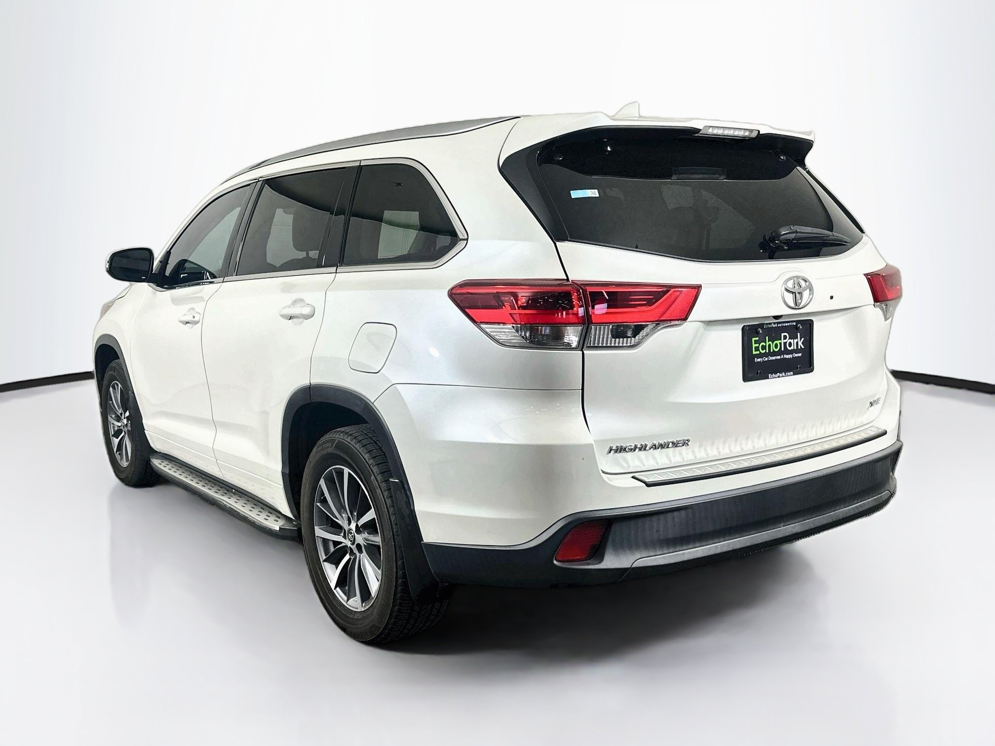 Used 2018 Toyota Highlander XLE FWD image 5
