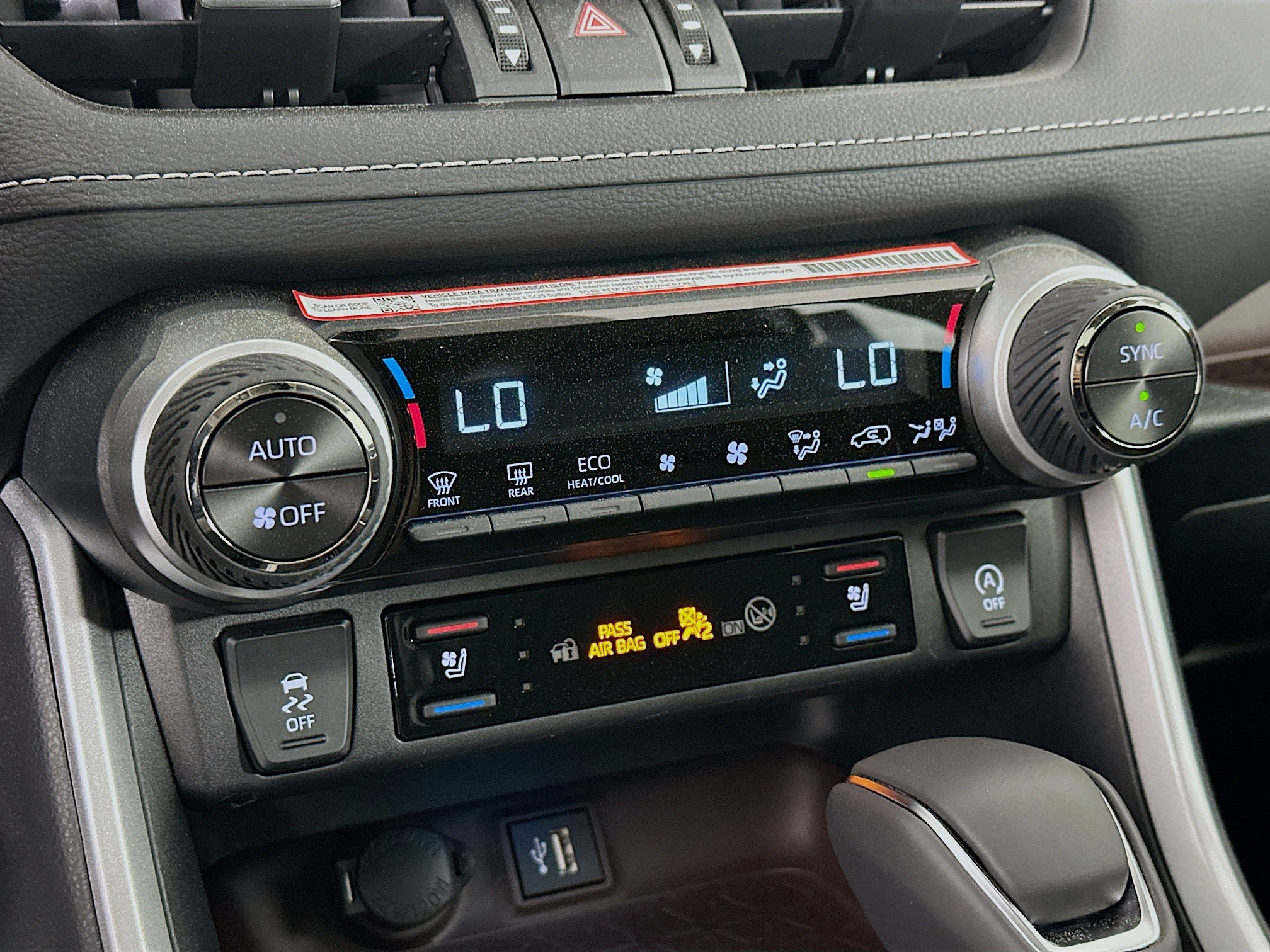 Used 2025 Toyota RAV4 Limited image 24