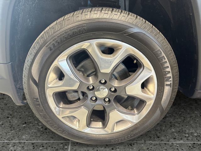 Used 2019 Jeep Compass Limited AWD/4WD image 24