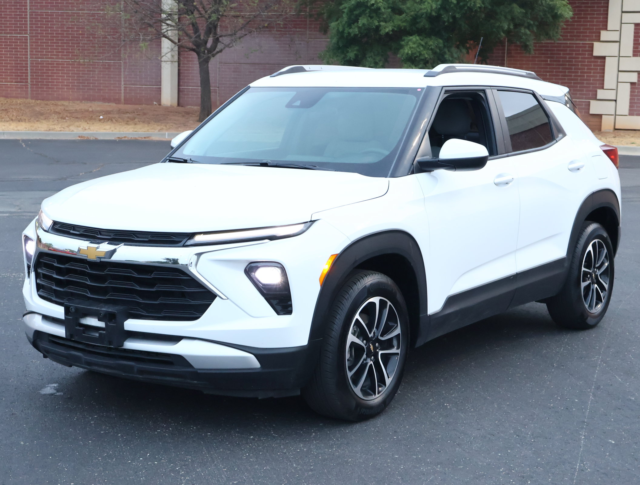 Used 2025 Chevrolet TrailBlazer LT FWD image 25