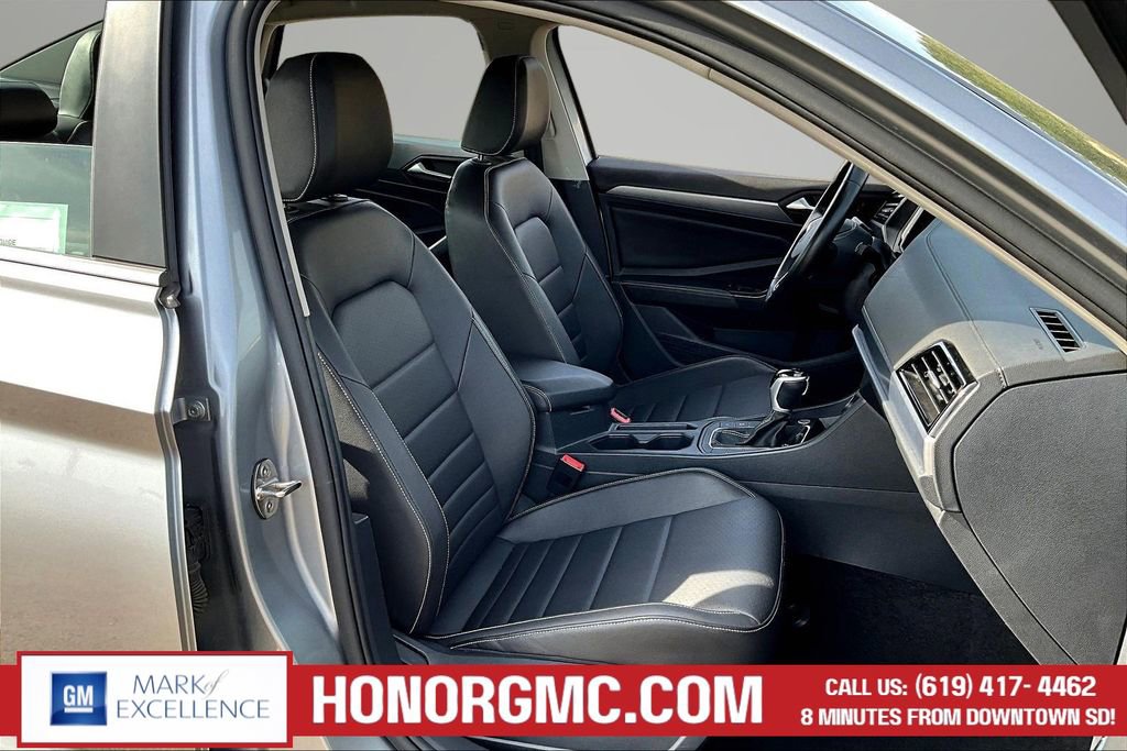 Used 2024 Volkswagen Jetta SE image 28