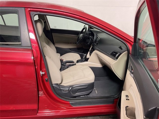 Used 2017 Hyundai Elantra SE image 28
