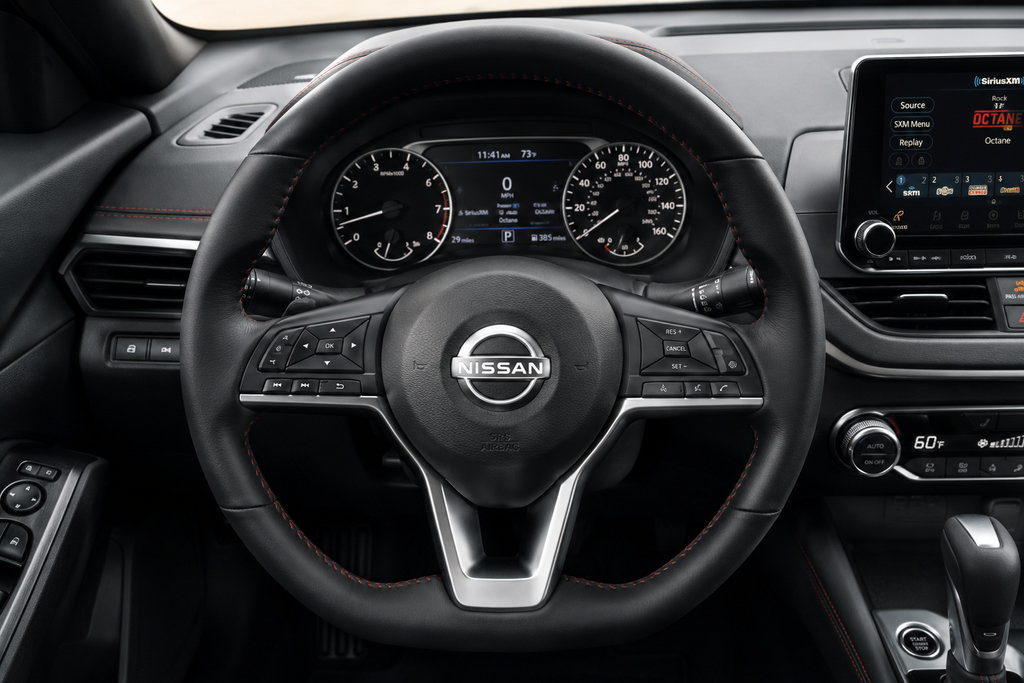 Used 2023 Nissan Altima 2.5 SR AWD/4WD image 14