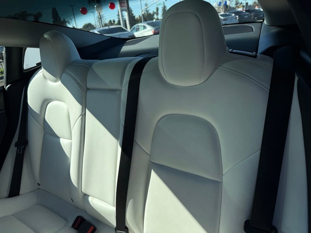 Used 2022 Tesla Model 3 Long Range image 11