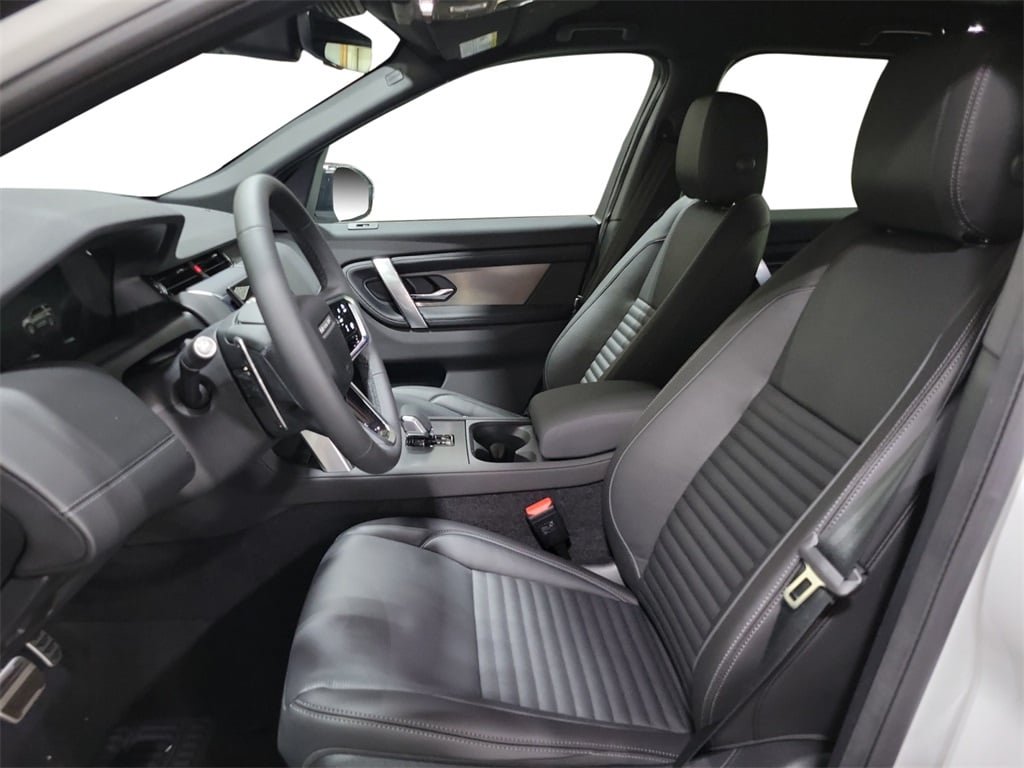 New 2025 Land Rover Discovery Sport Dynamic SE AWD/4WD image 13