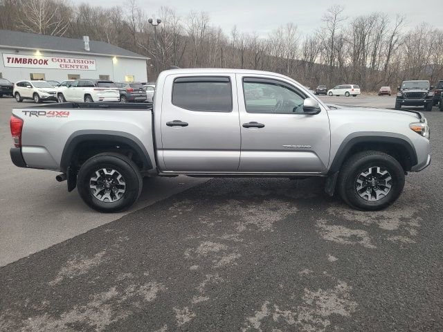 Used 2017 Toyota Tacoma TRD Off-Road image 6
