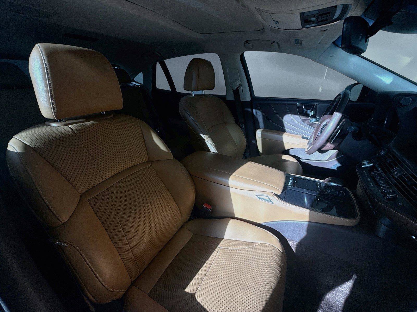 Used 2018 Lexus LS 500 w/ Accessory Package (Z2) RWD image 31