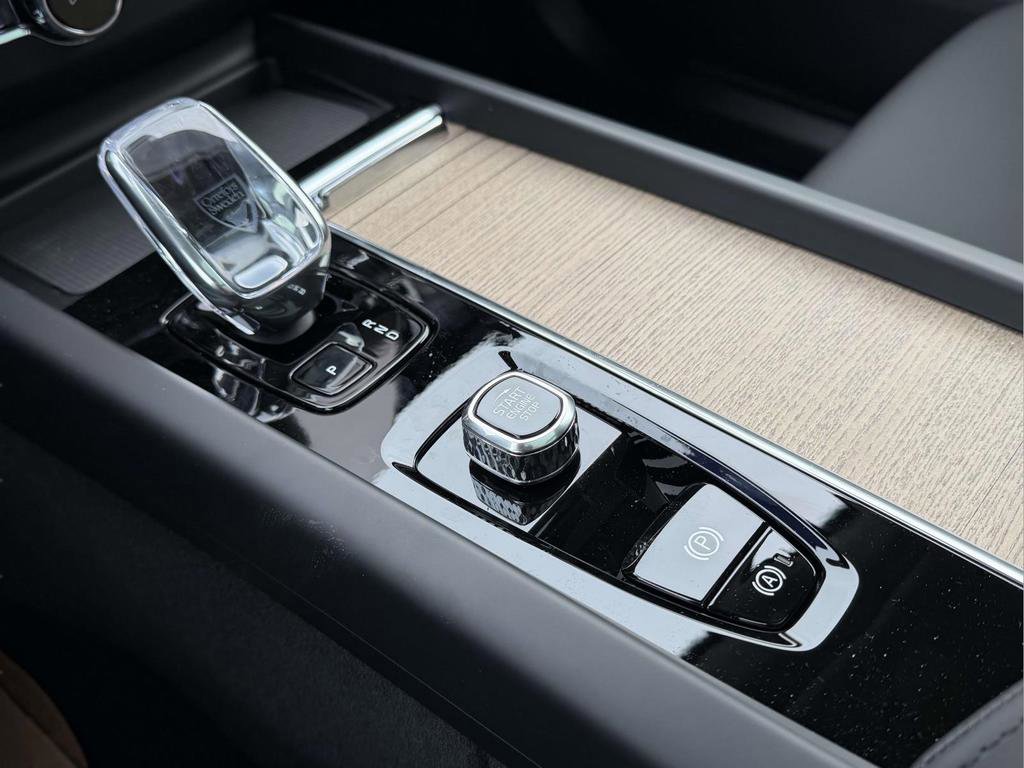New 2026 Volvo XC60 T8 Plus AWD/4WD image 6