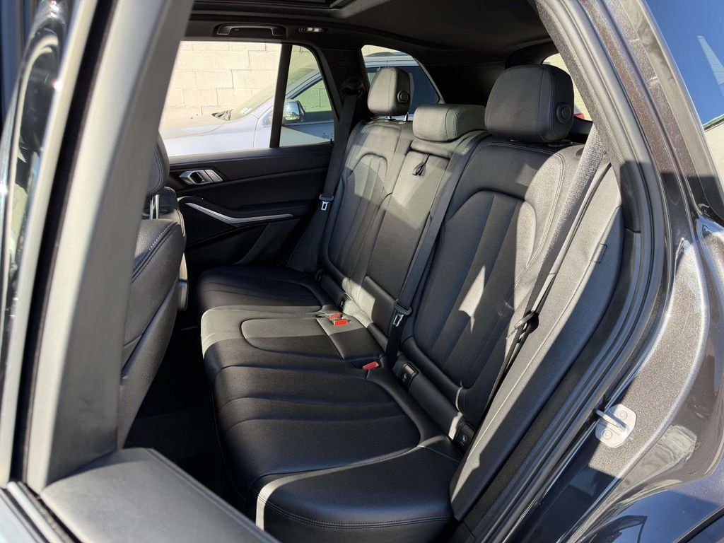 Used 2022 BMW X5 xDrive45e AWD/4WD image 27