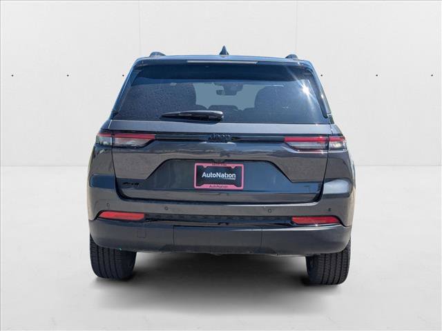 New 2025 Jeep Grand Cherokee Altitude image 8