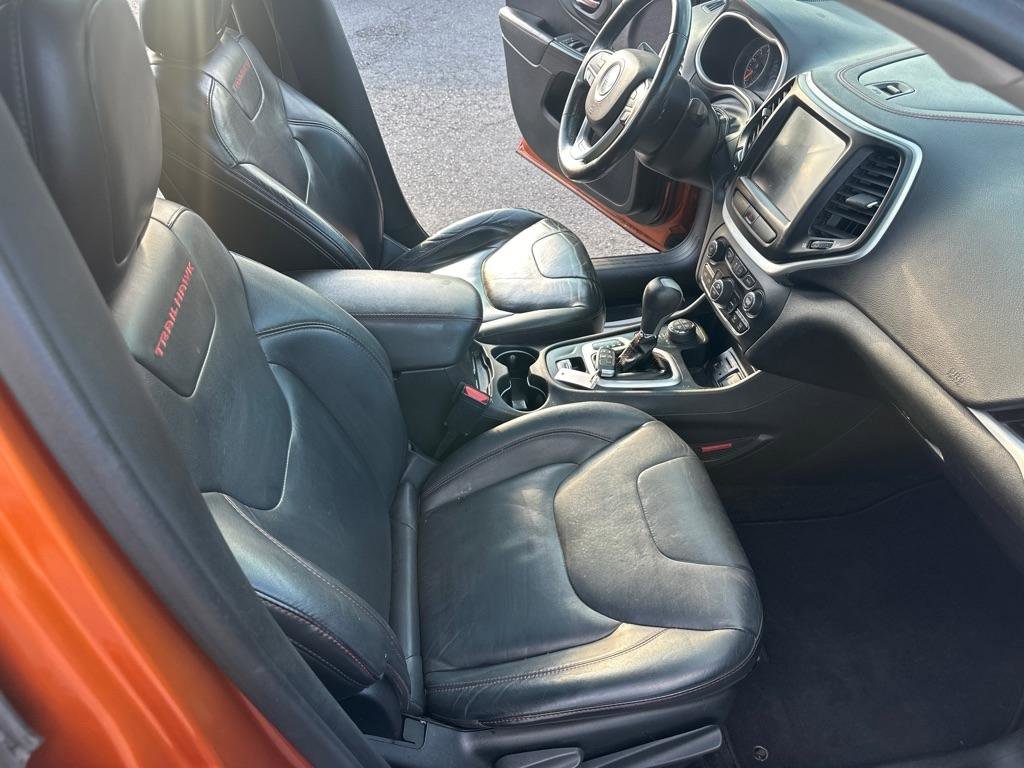 Used 2016 Jeep Cherokee Trailhawk w/ Comfort/Convenience Group AWD/4WD image 35