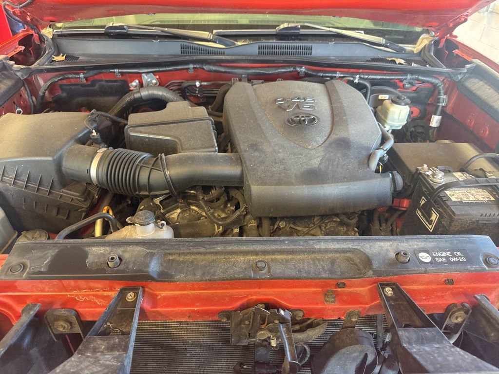 Used 2016 Toyota Tacoma TRD Sport w/ Towing Package image 46