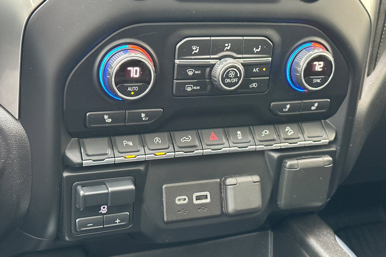 Used 2020 Chevrolet Silverado 1500 LT Trail Boss w/ Midnight Edition AWD/4WD image 27