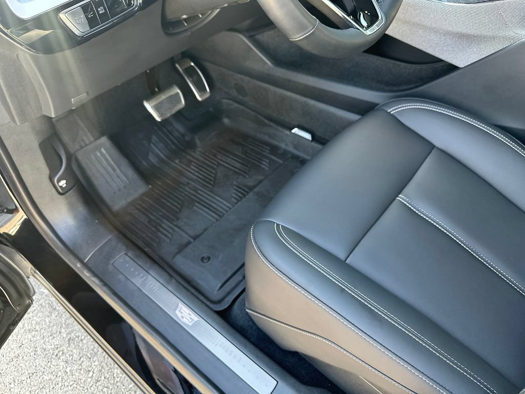 Used 2025 Cadillac Optiq Sport 1 w/ LPO, Floor Liner Package AWD/4WD image 19