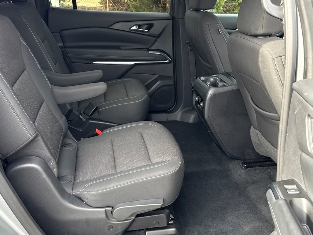 Used 2024 Chevrolet Traverse LT image 12