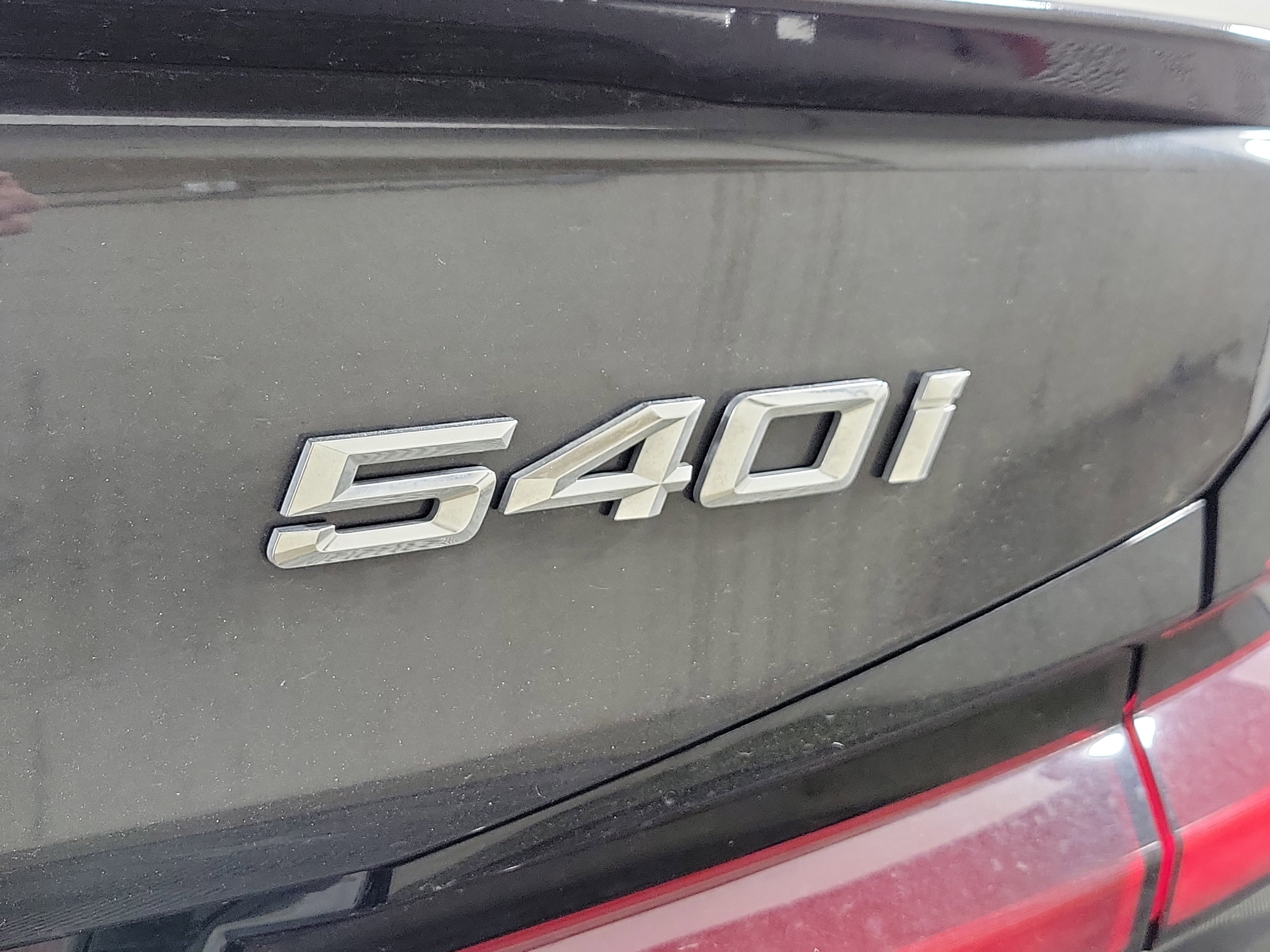 Certified 2023 BMW 540i xDrive w/ M Sport Package image 7