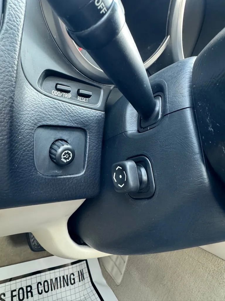 Used 2005 Lexus SC 430 Convertible image 19