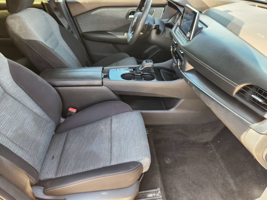 Used 2023 Nissan Rogue SV FWD image 14