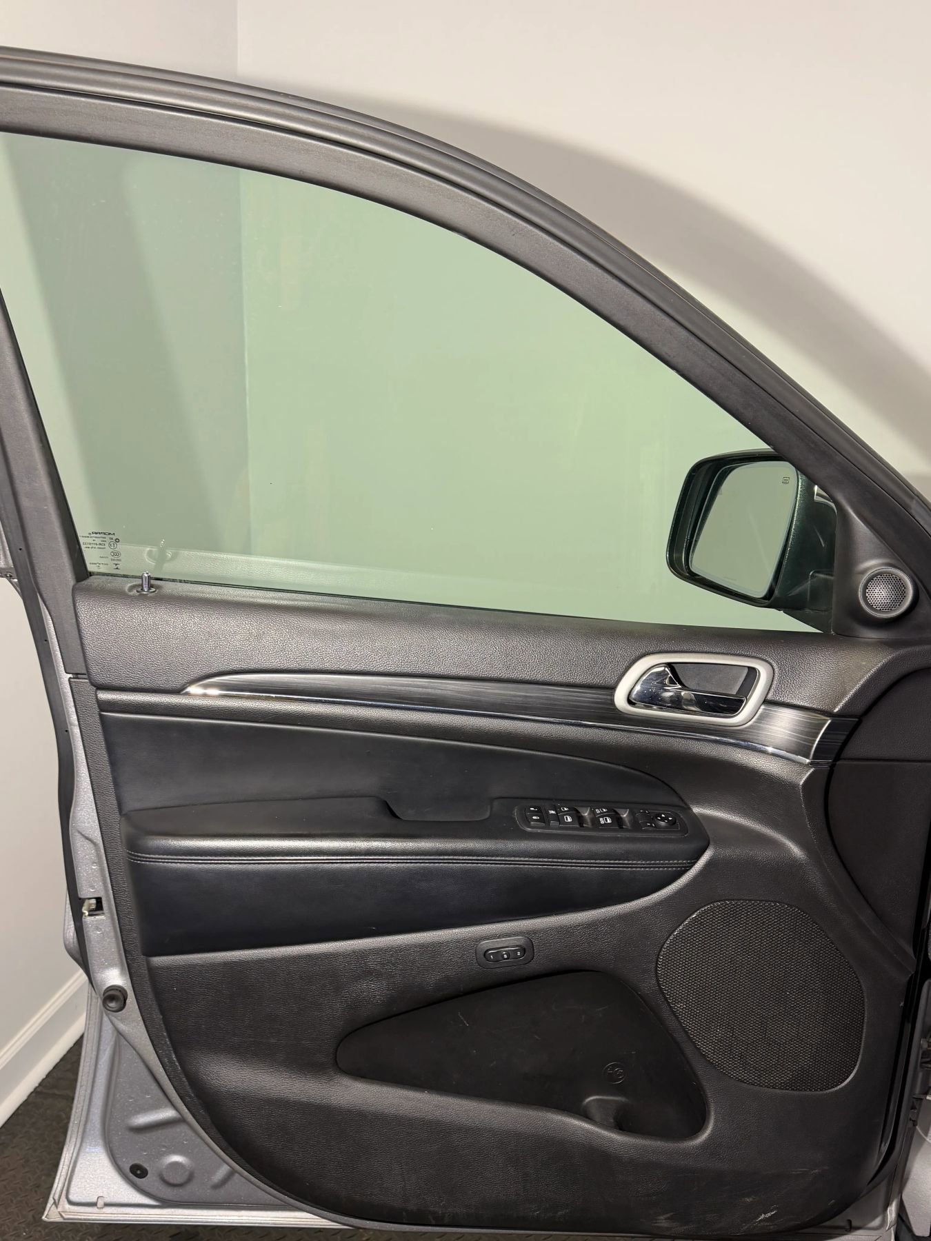 Used 2020 Jeep Grand Cherokee Limited w/ Luxury Group II image 11