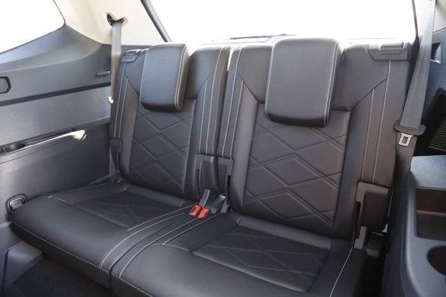 Used 2024 Volkswagen Atlas SE image 19