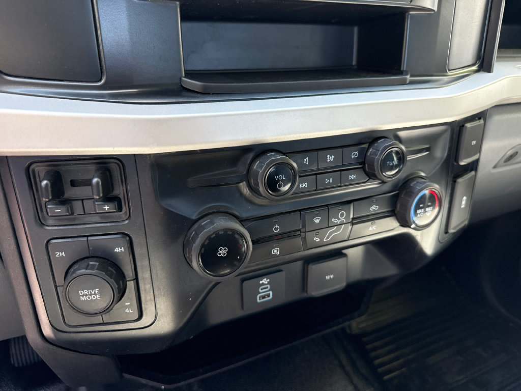 Used 2024 Ford F350 XL AWD/4WD image 27