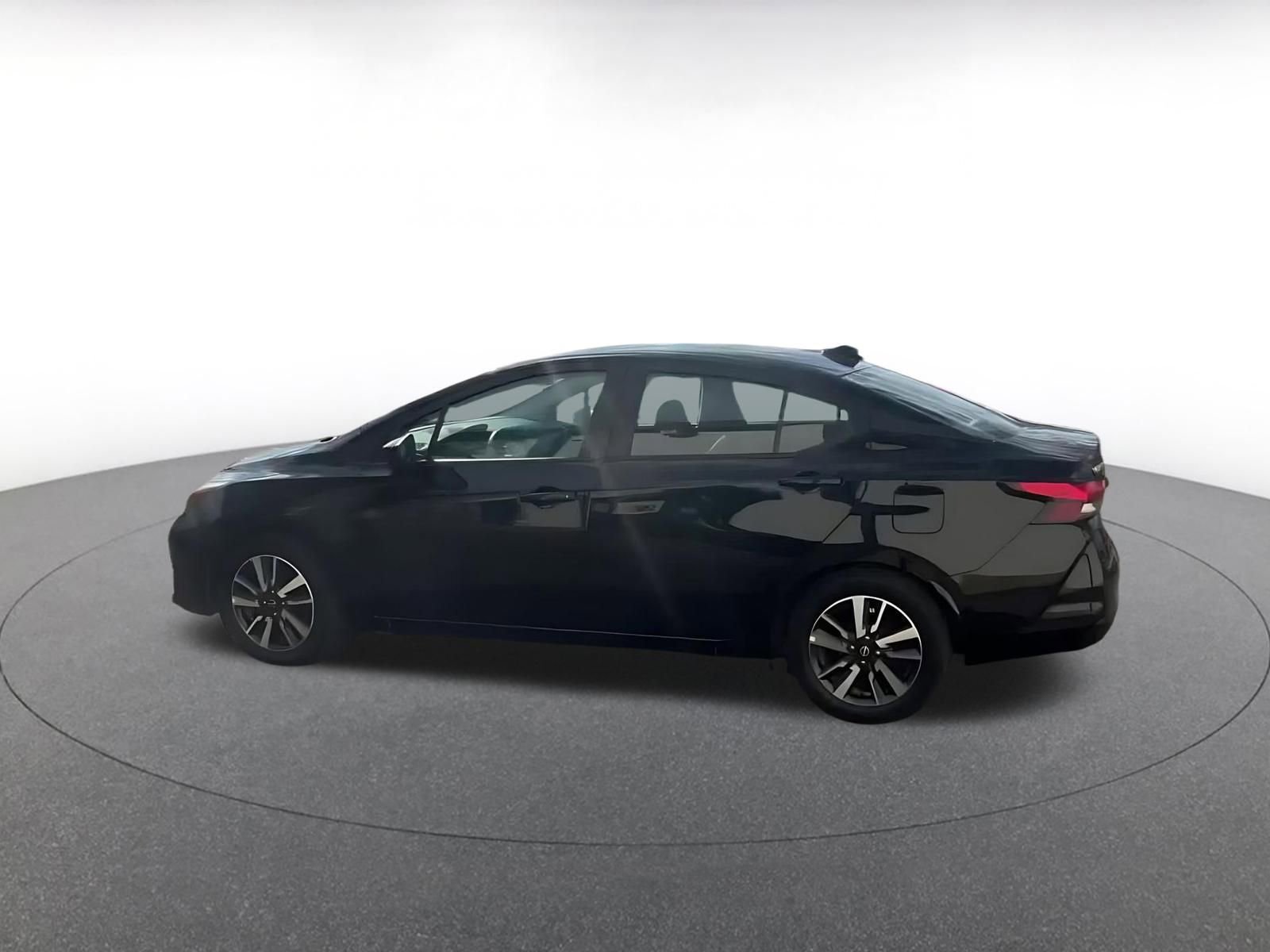 Used 2025 Nissan Versa SV FWD image 9