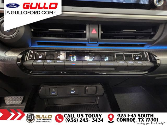 Used 2024 Toyota Prius XLE FWD image 28