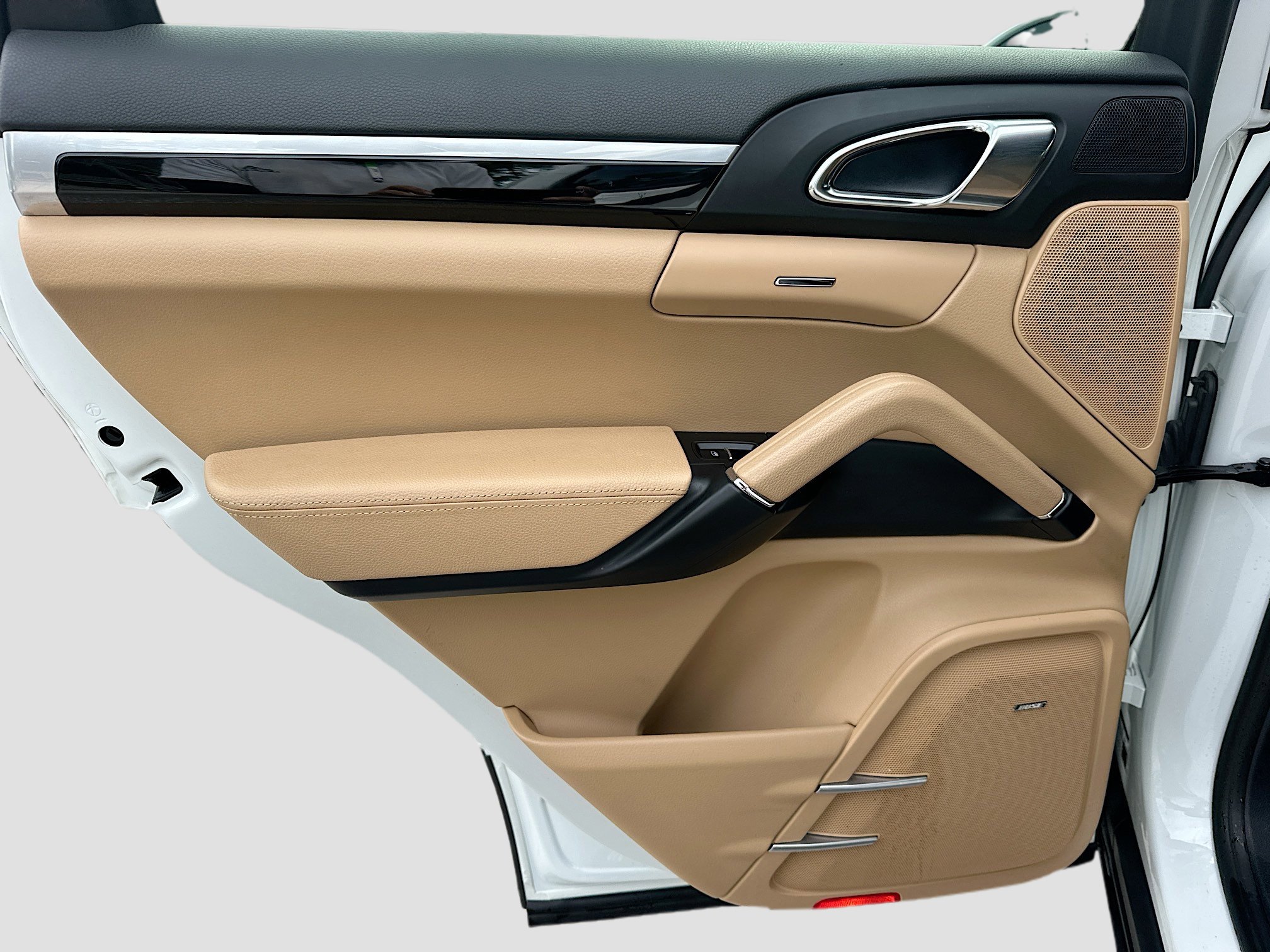 Used 2017 Porsche Cayenne Platinum Edition image 28