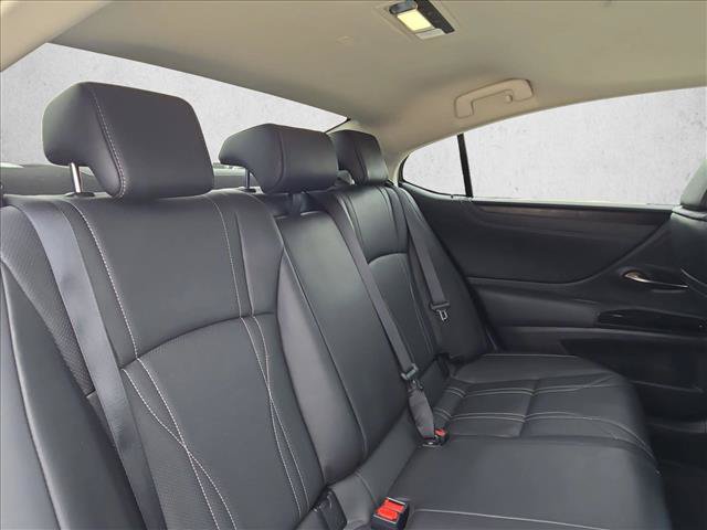 Used 2024 Lexus ES 300h w/ Technology Package FWD image 20