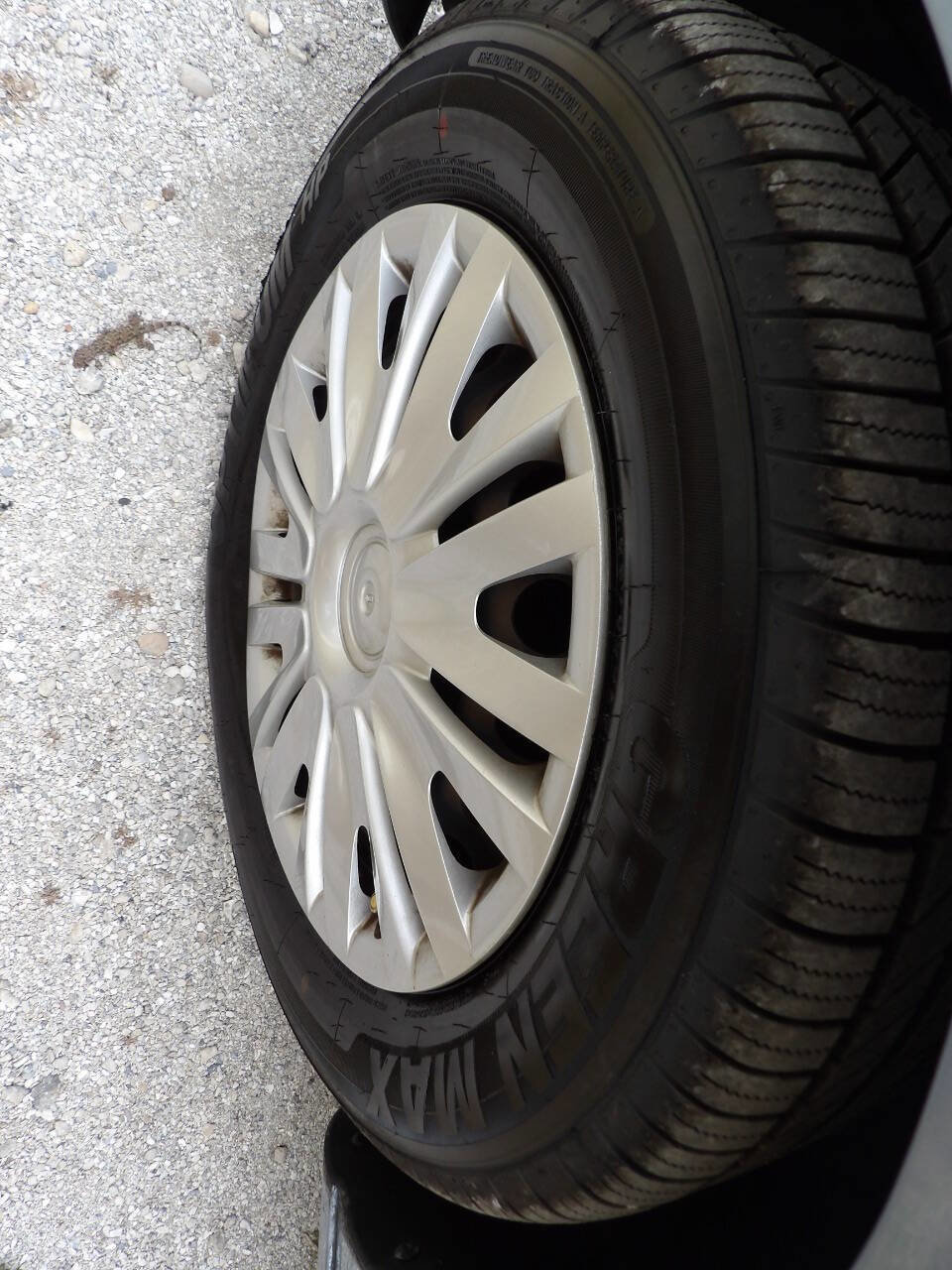 Used 2011 Volkswagen Golf 4-Door image 11