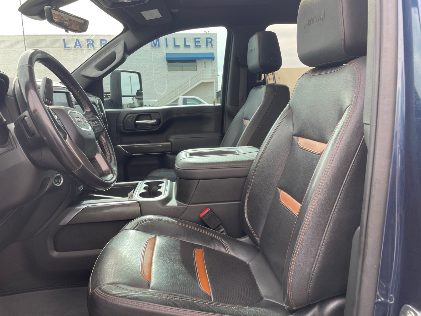 Used 2022 GMC Sierra 2500 AT4 w/ AT4 Premium Plus Package AWD/4WD image 17