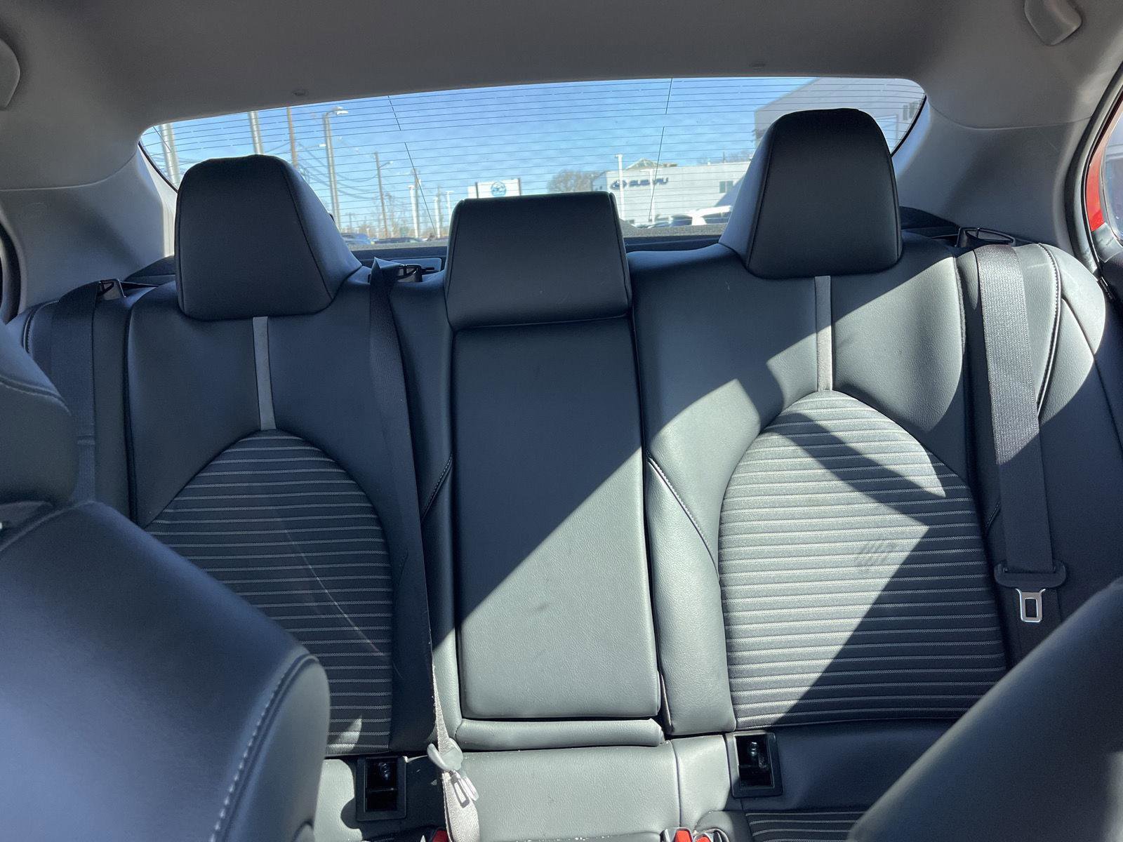 Used 2022 Toyota Camry SE w/ Cold Weather Package image 18