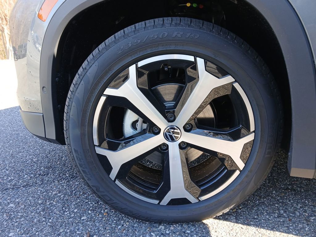 New 2026 Volkswagen Tiguan SE image 26