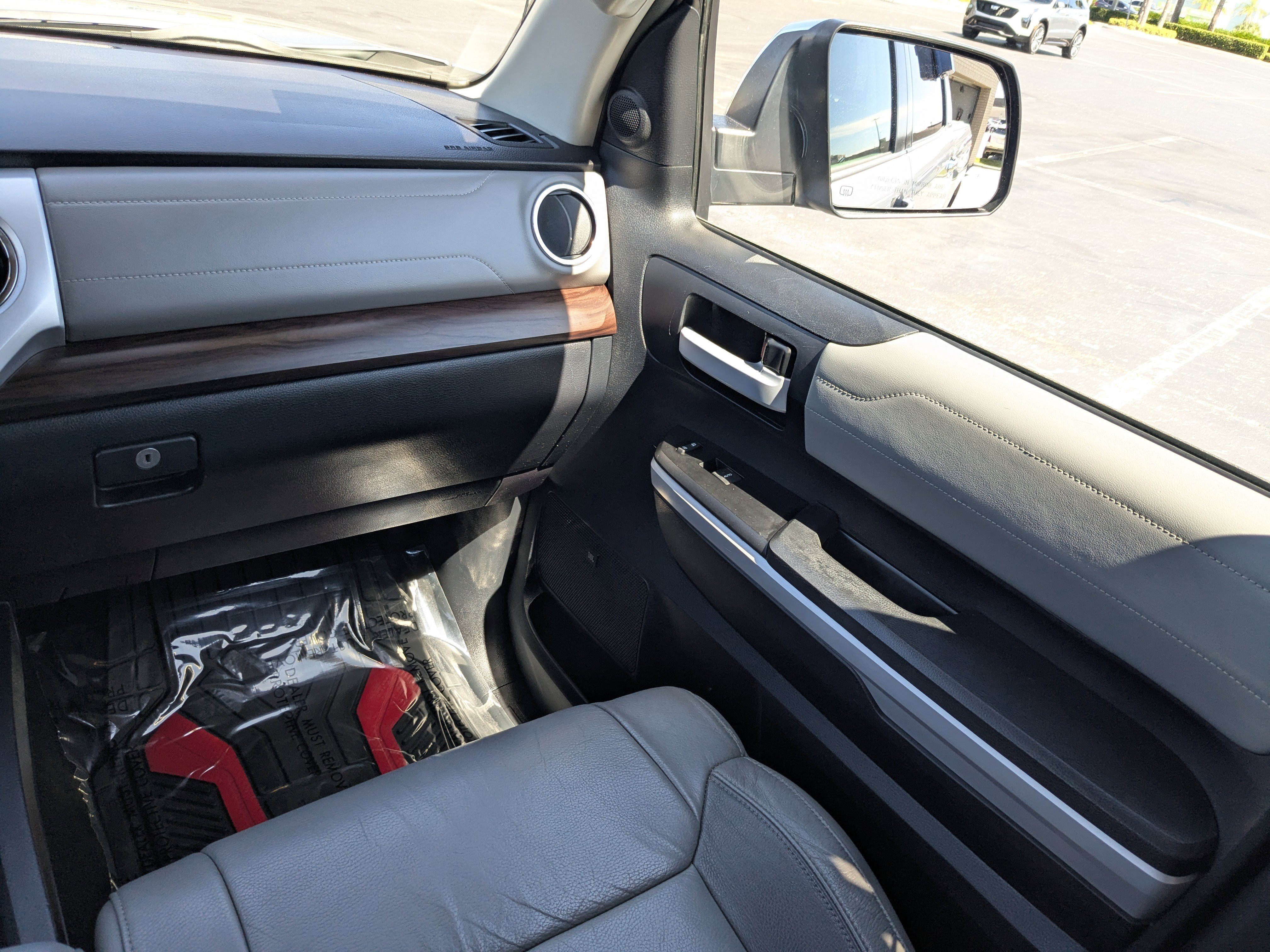 Used 2019 Toyota Tundra Limited w/ Limited Premium Package image 15